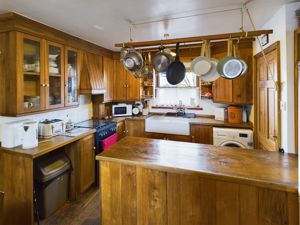 Kitchen- click for photo gallery